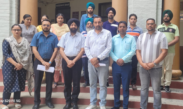कवि सुरजीत पातर के निधन पर खालसा कॉलेज माहिलपुर में श्रद्धांजलि समारोह